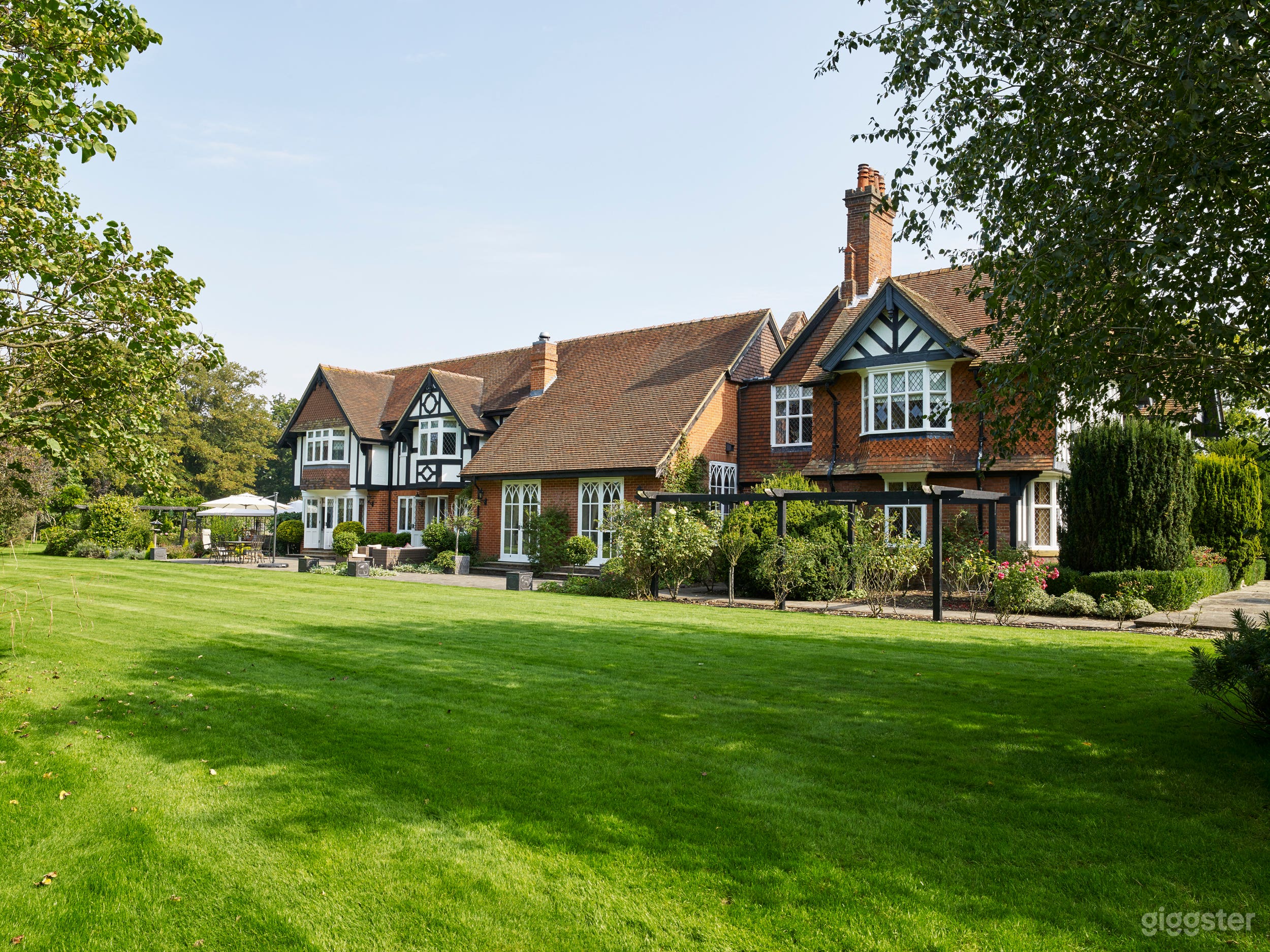 Lutyens Style Manor House Buckinghamshire Photo 1