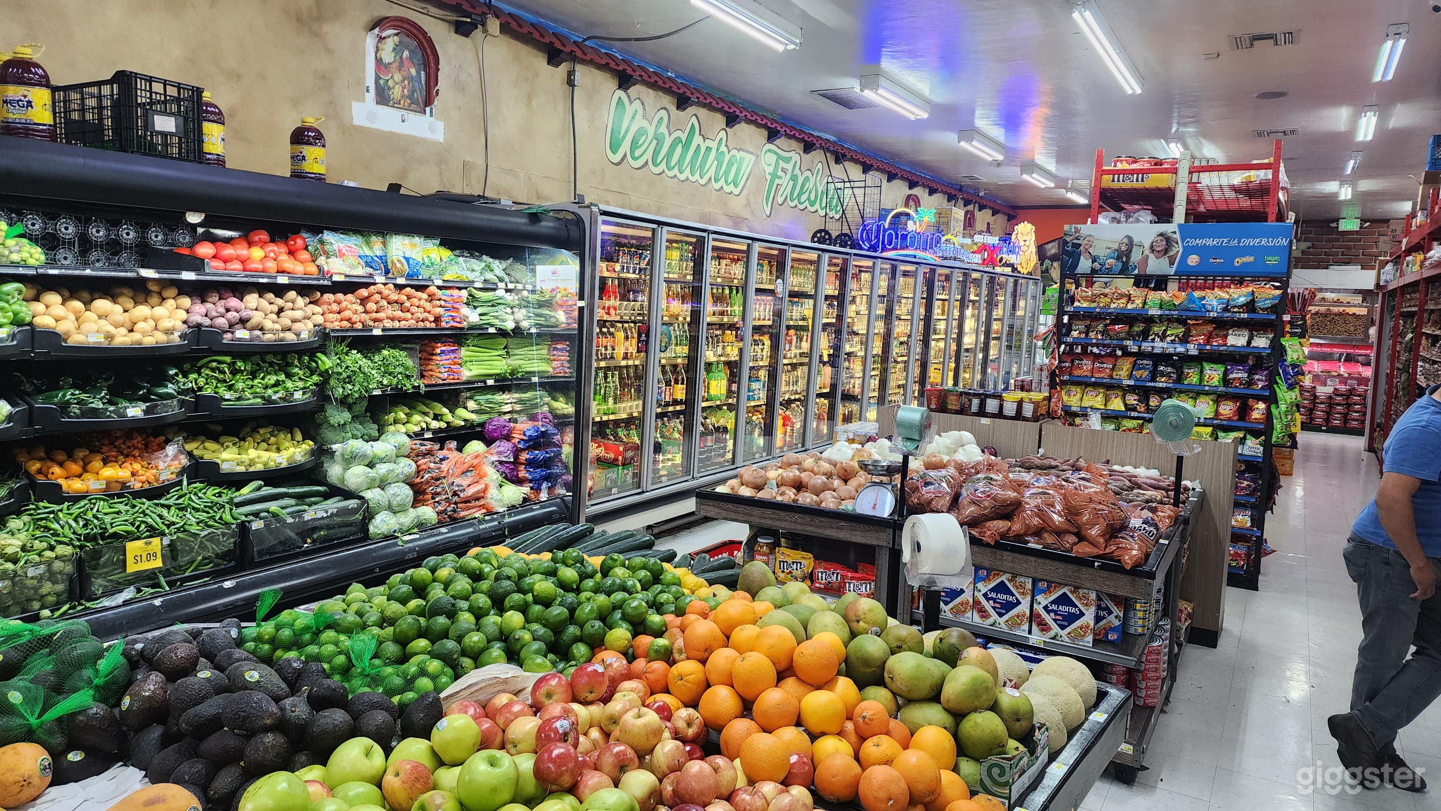 Market Convenience Store Photo 1