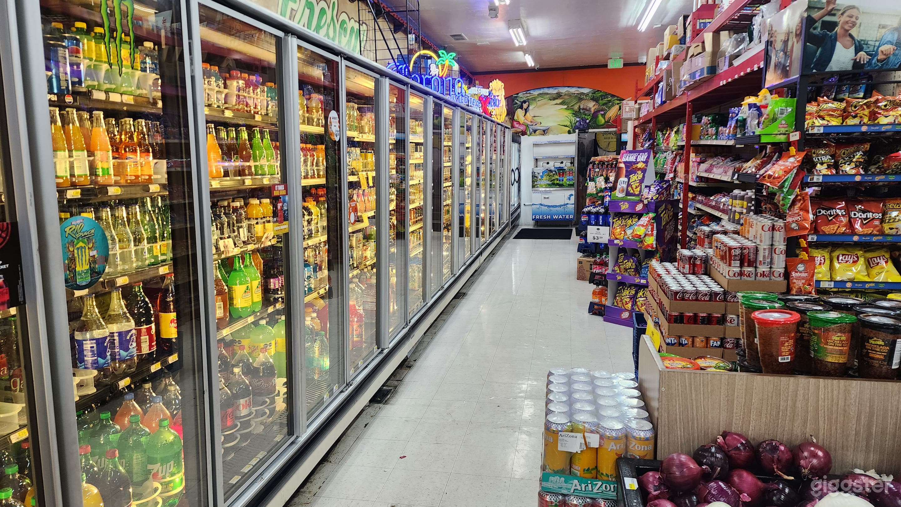 Market Convenience Store Photo 2