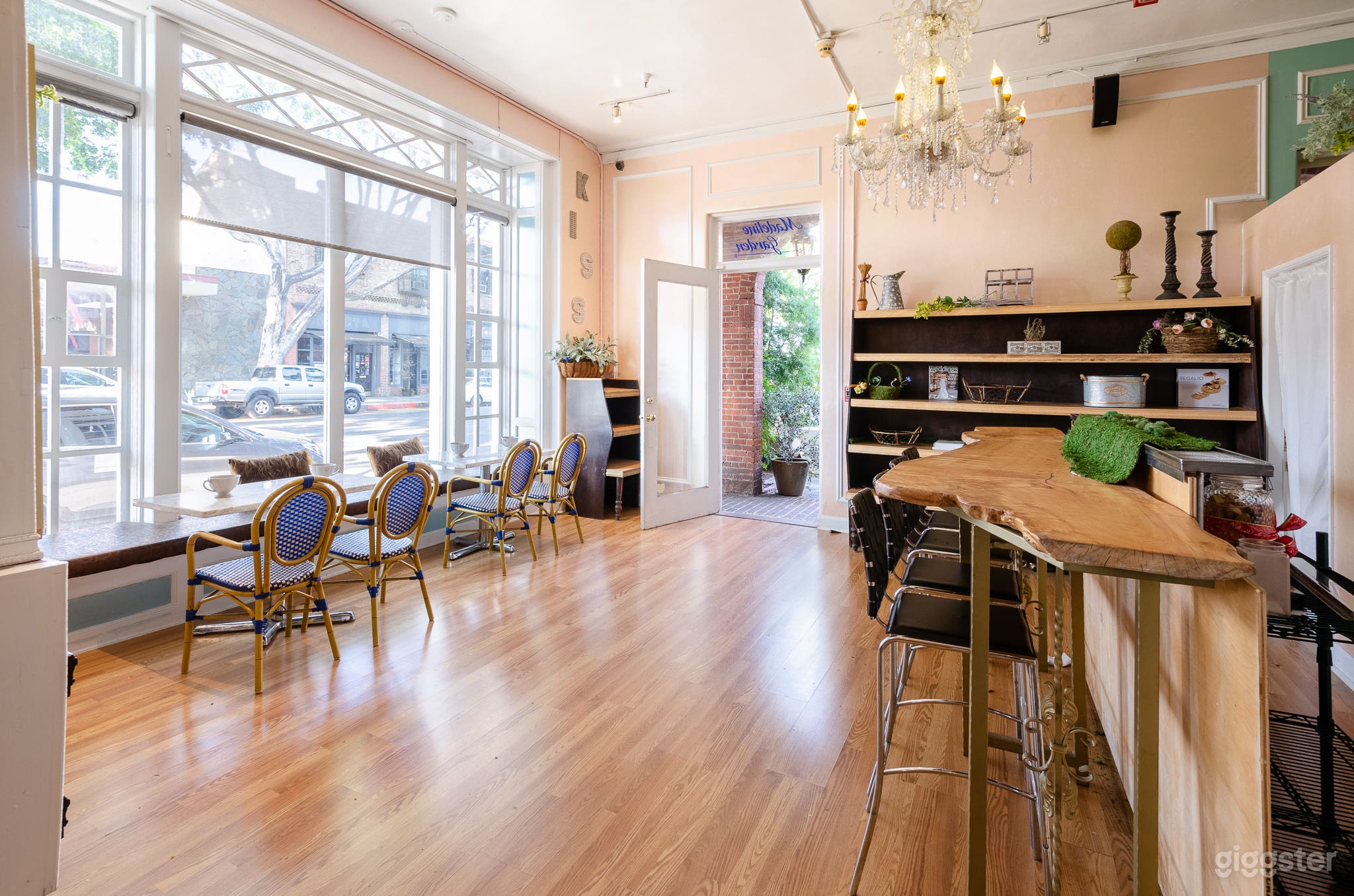 The Bistro Room Photo 3