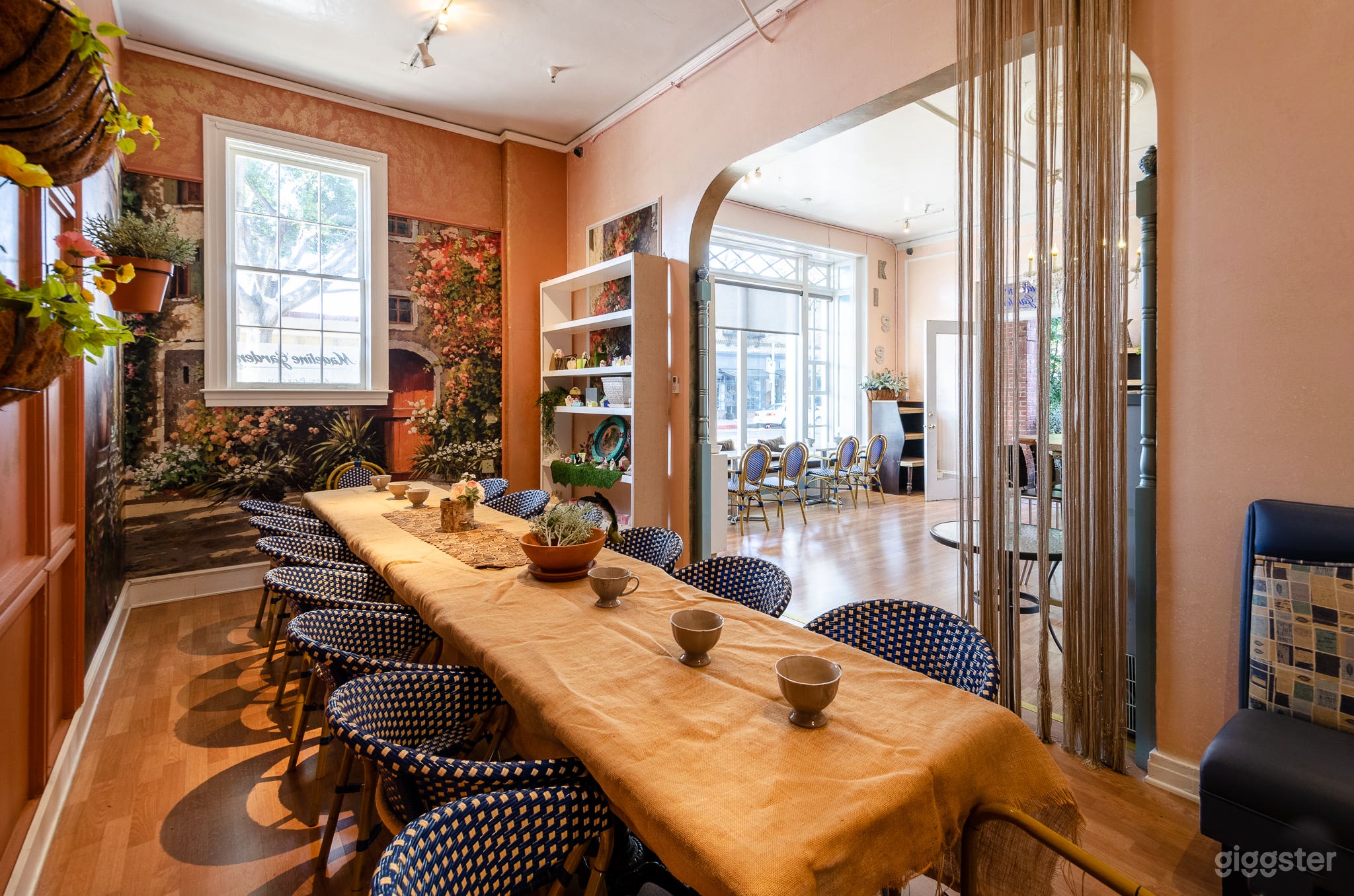 The Bistro Room Photo 2