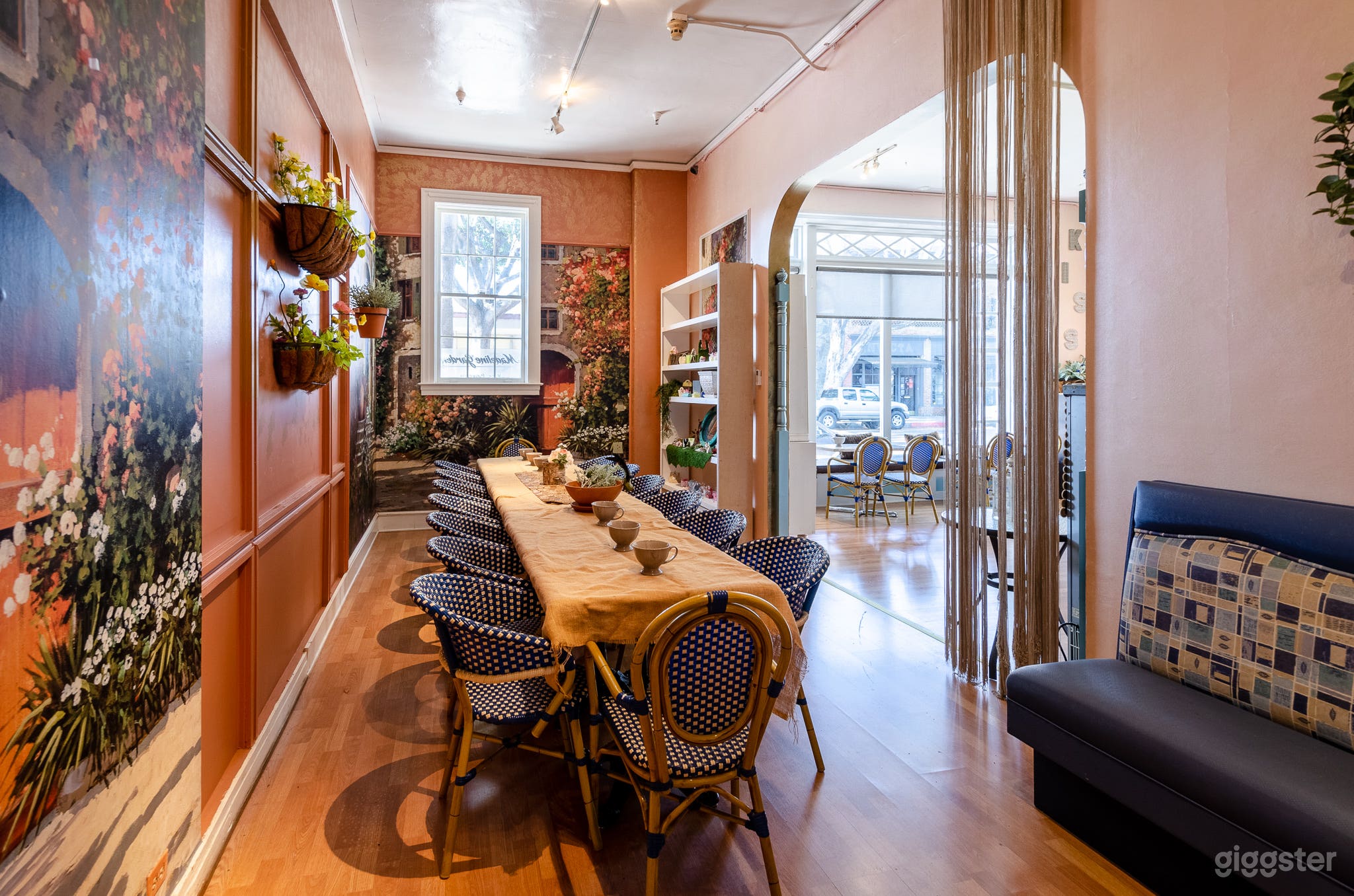 The Bistro Room Photo 1