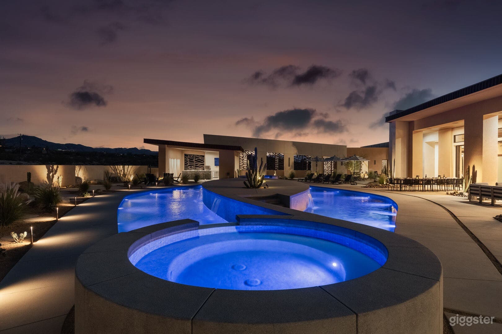 Peak Outdoor Pool Photo 1