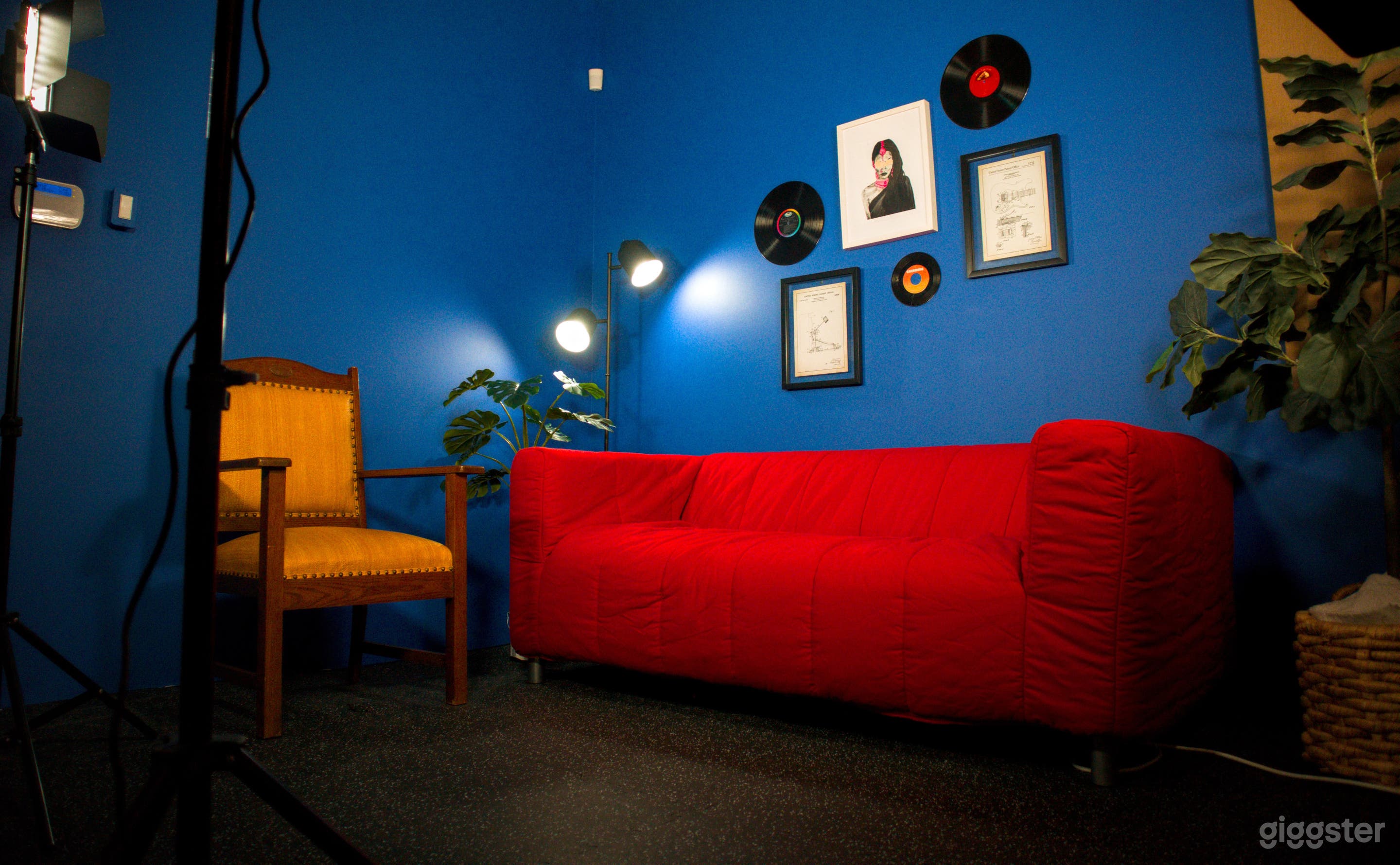 Vibrant Multi-Use Studio in Scarborough South Photo 1