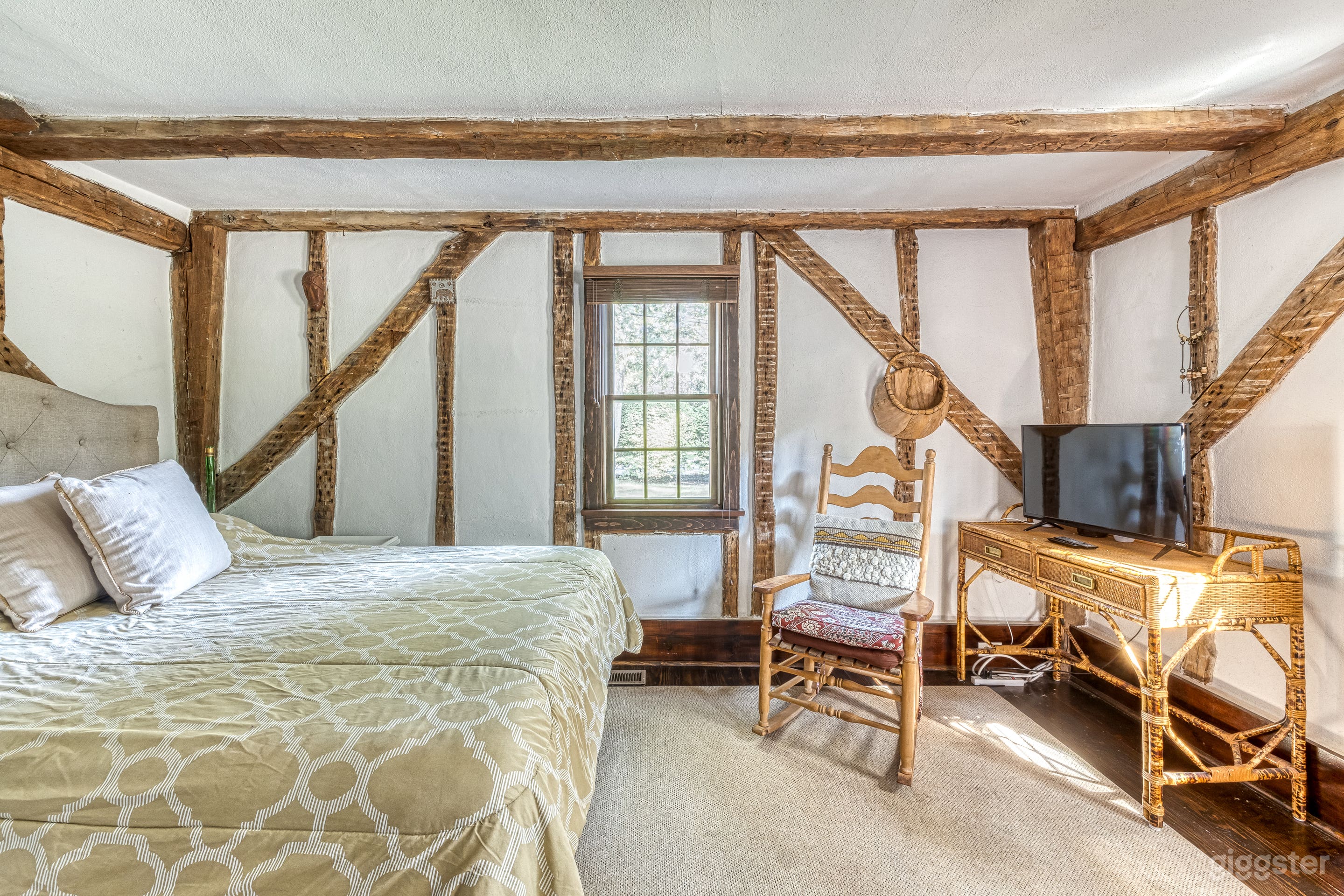 Hamptons Retreat in a 200 Year Old Home Photo 4