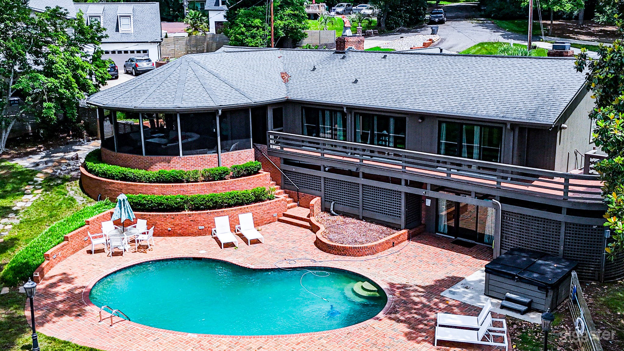 Lakefront 4BR in Charlotte w/ Pool, Hot Tub &amp; Screened Porch Photo 1