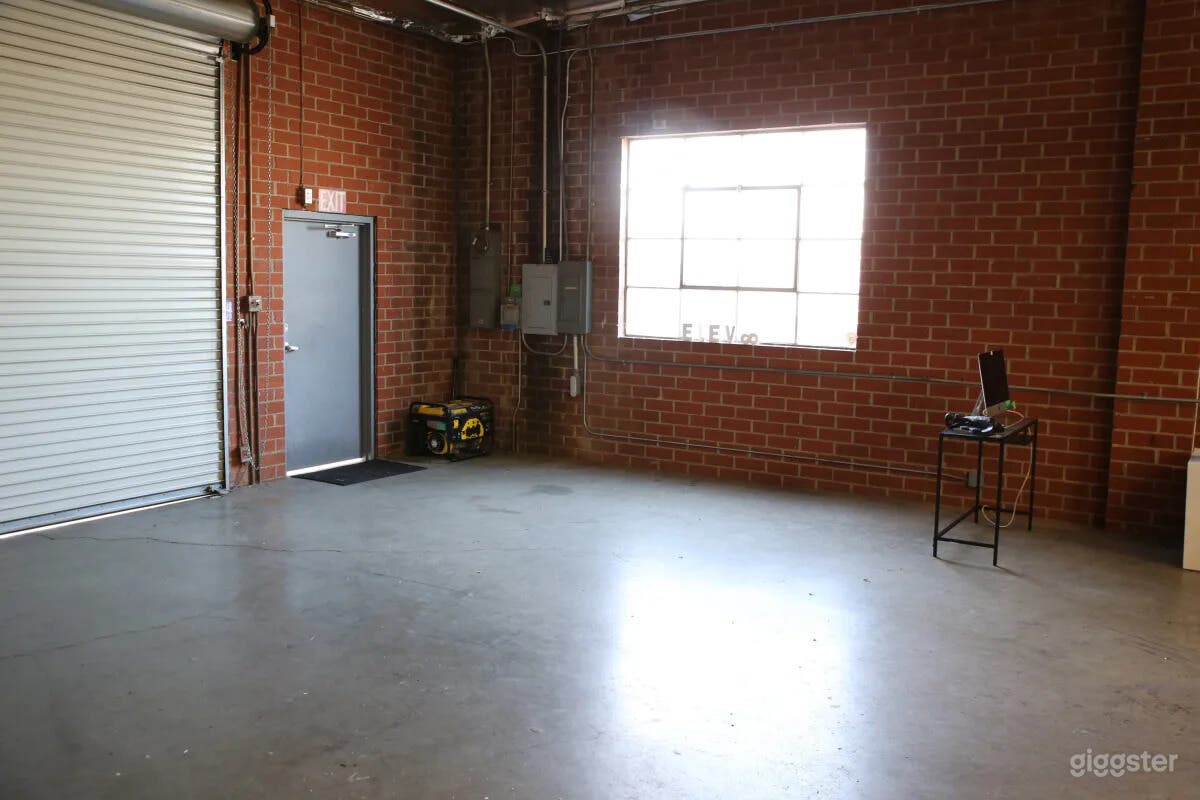 Bring in large equipment, vehicles, or set pieces with our 10x12 roll-up door. The soaring 16-foot ceilings provide ample room for lighting rigs, tall sets, and complex productions.