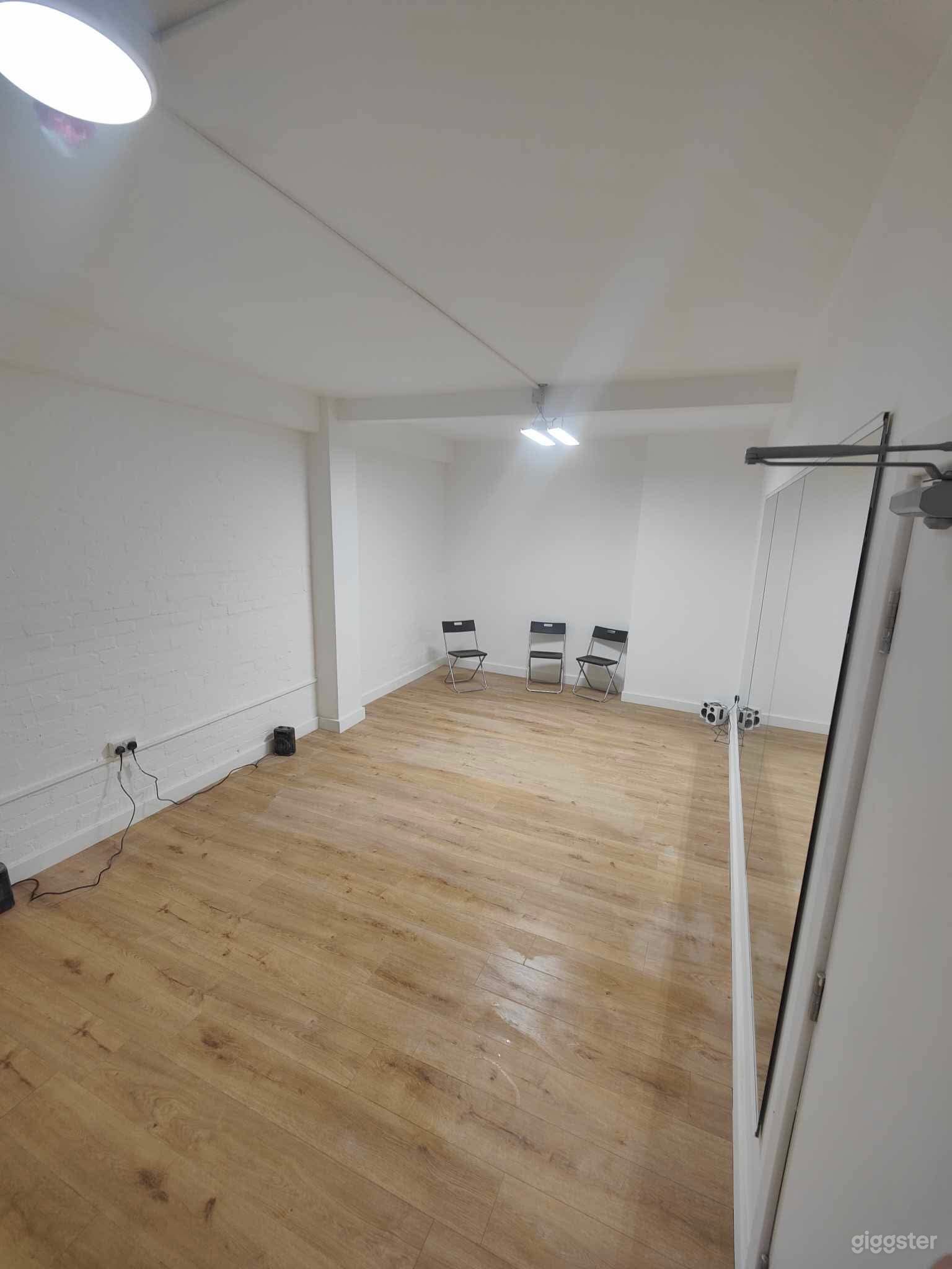 Dance Rooms Dalston studio 2 Photo 2