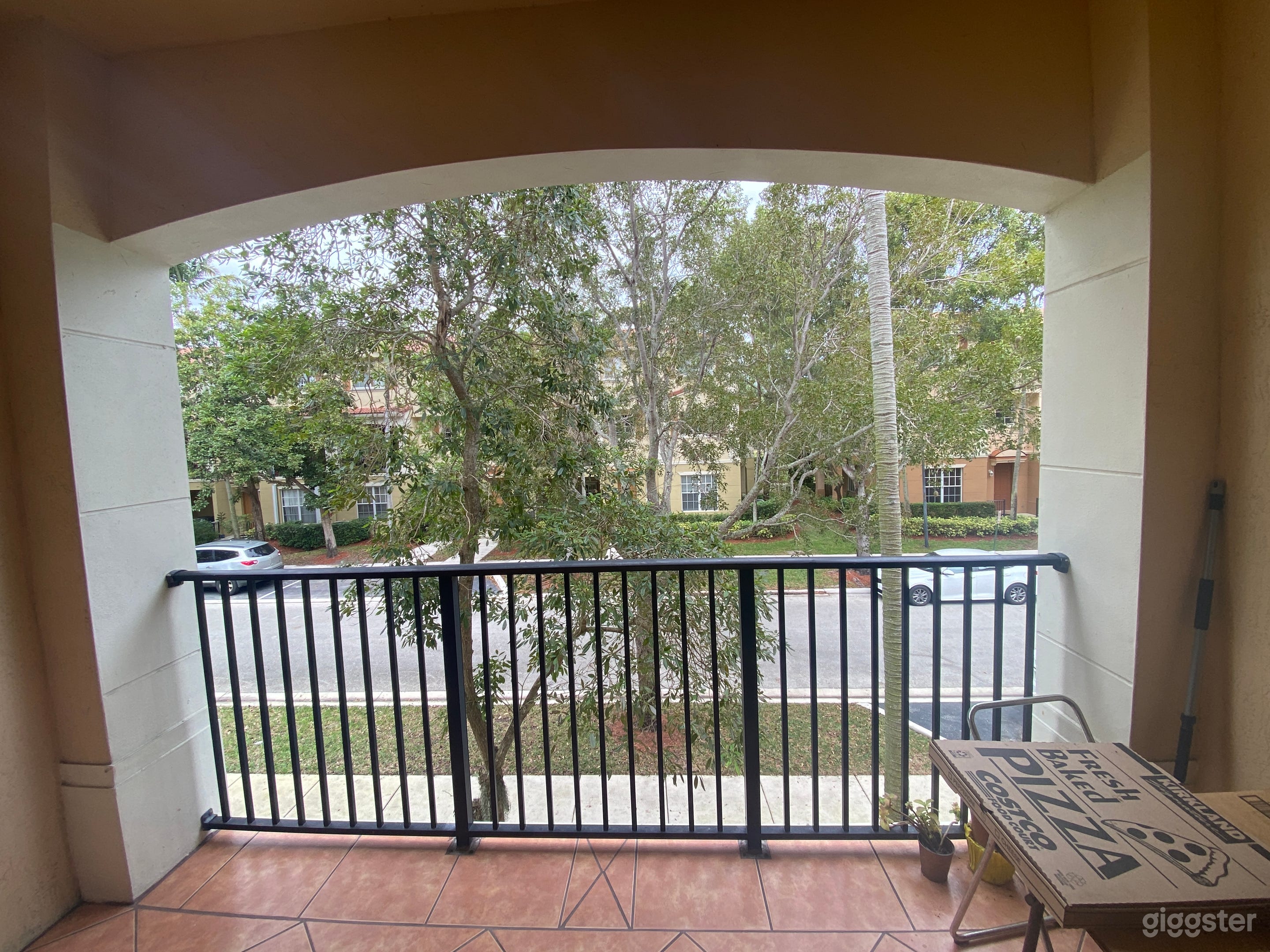 American Style 4 Bedrooms 3 Baths Photo 3