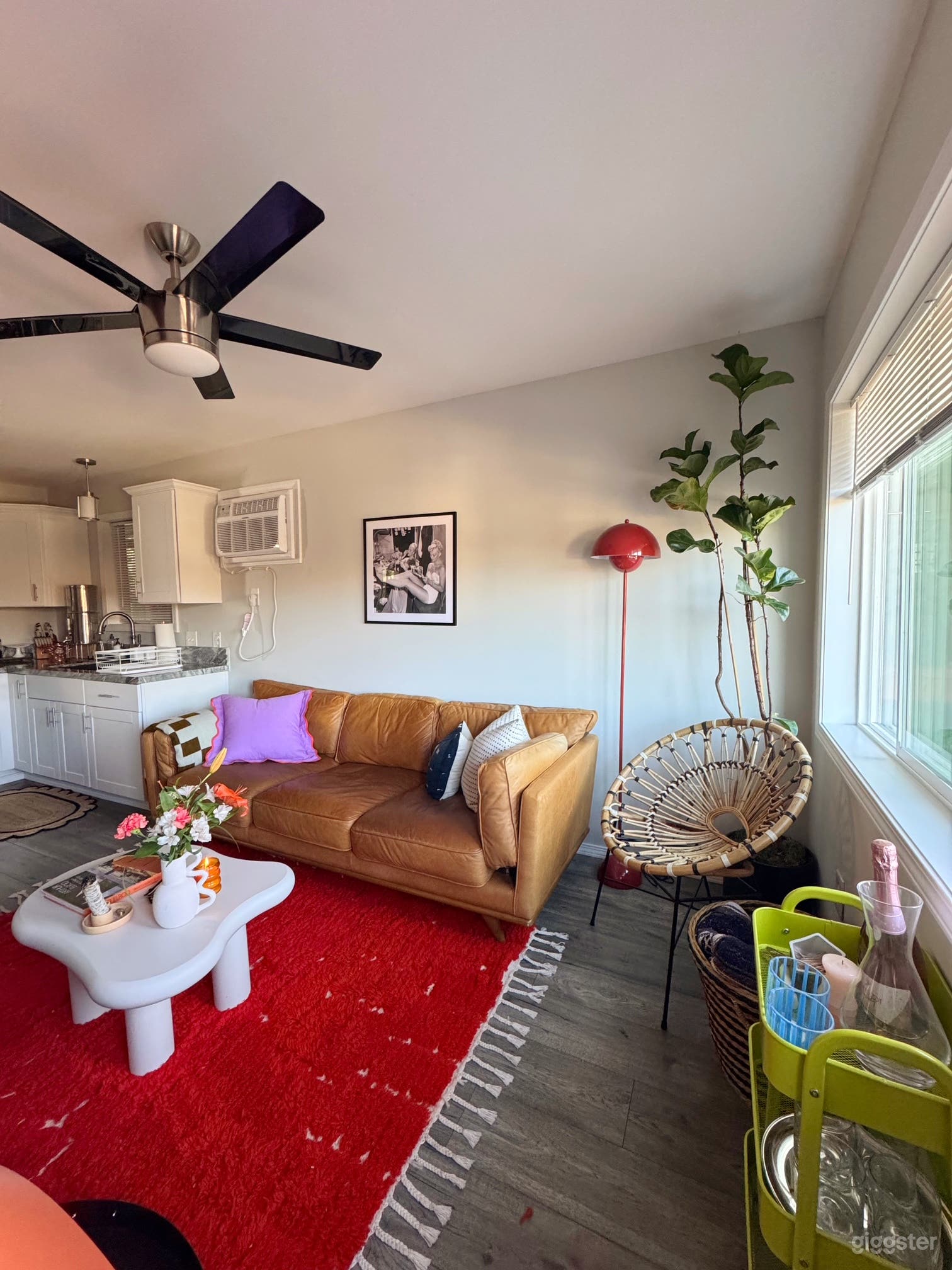 Bright & Playful Silverlake Bungalow with Observatory Views Photo 2