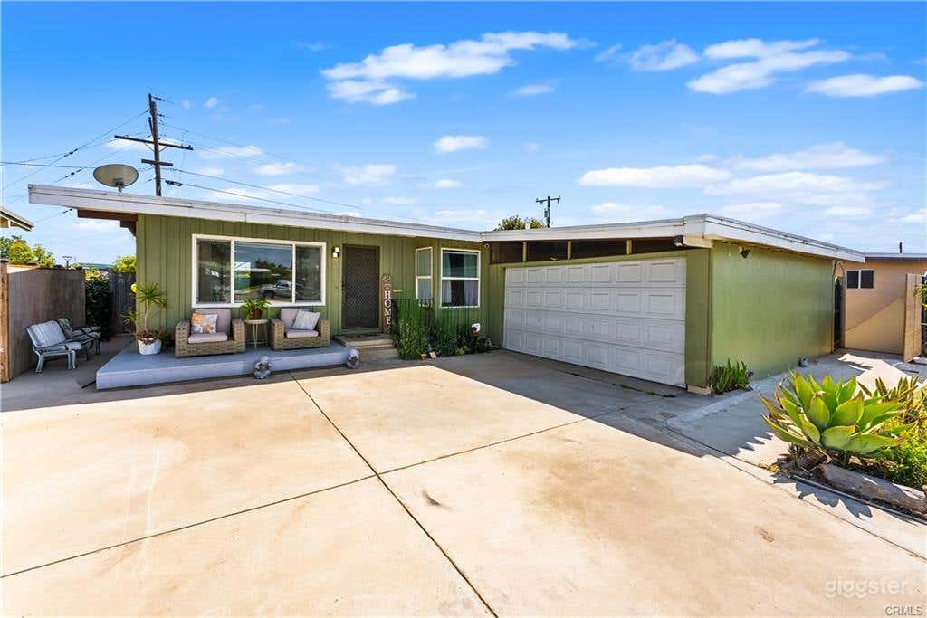 Authentic Mid-Century California Home with Bohemian Flare Photo 1