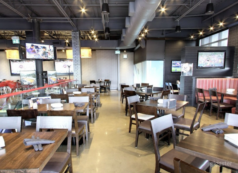  Expansive Mezzanine Lounge 