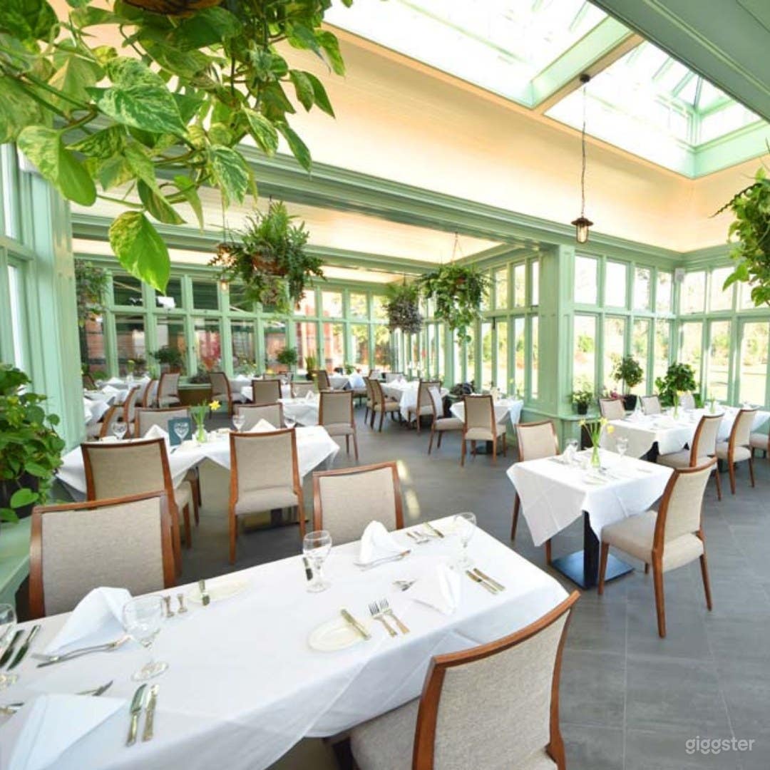 Elegant Restaurant Venue in Hook Photo 1