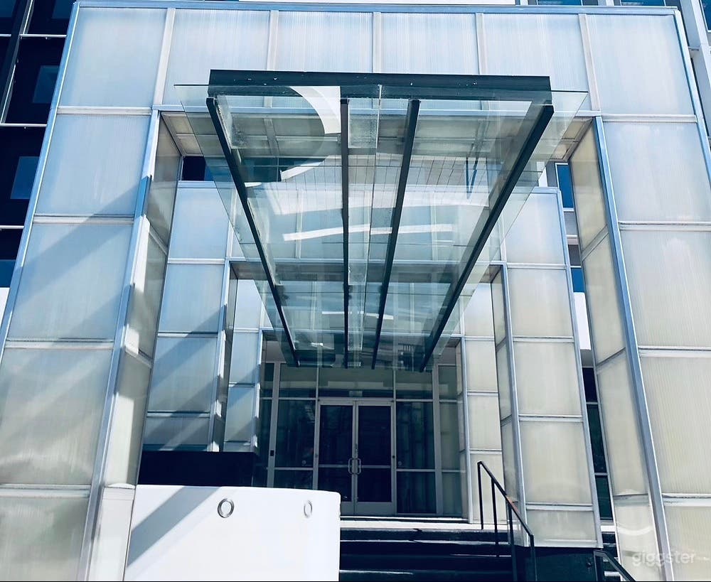 Content Creator Room with Green Screen Photo 4