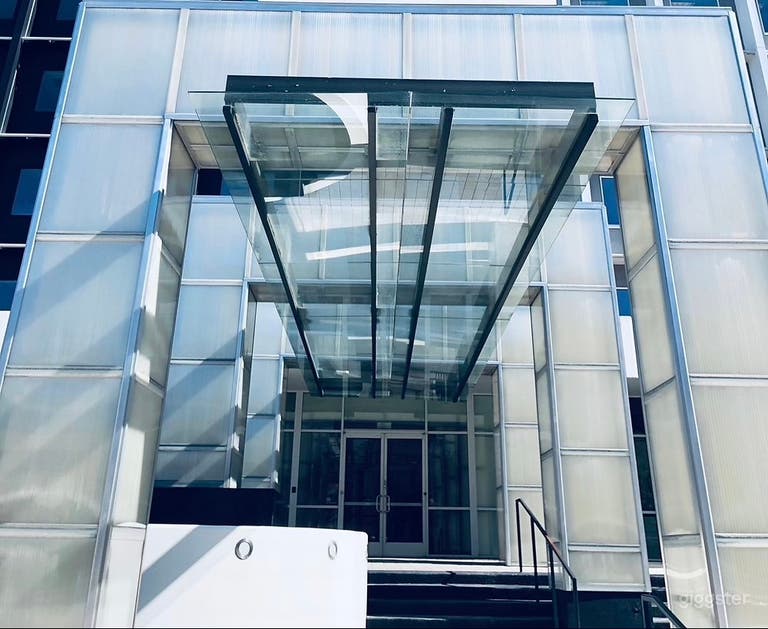  Content Creator Room with Green Screen 