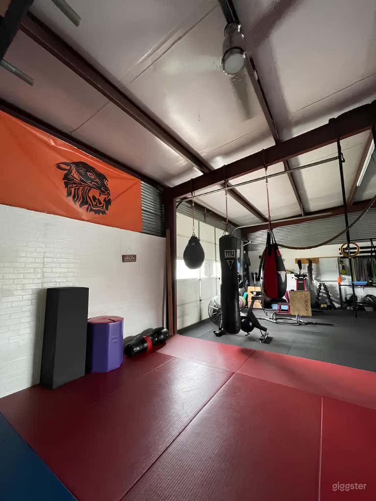  Gimnasio Privado de Fitness Interior 6 Exterior + Espacio de Entrenamiento 