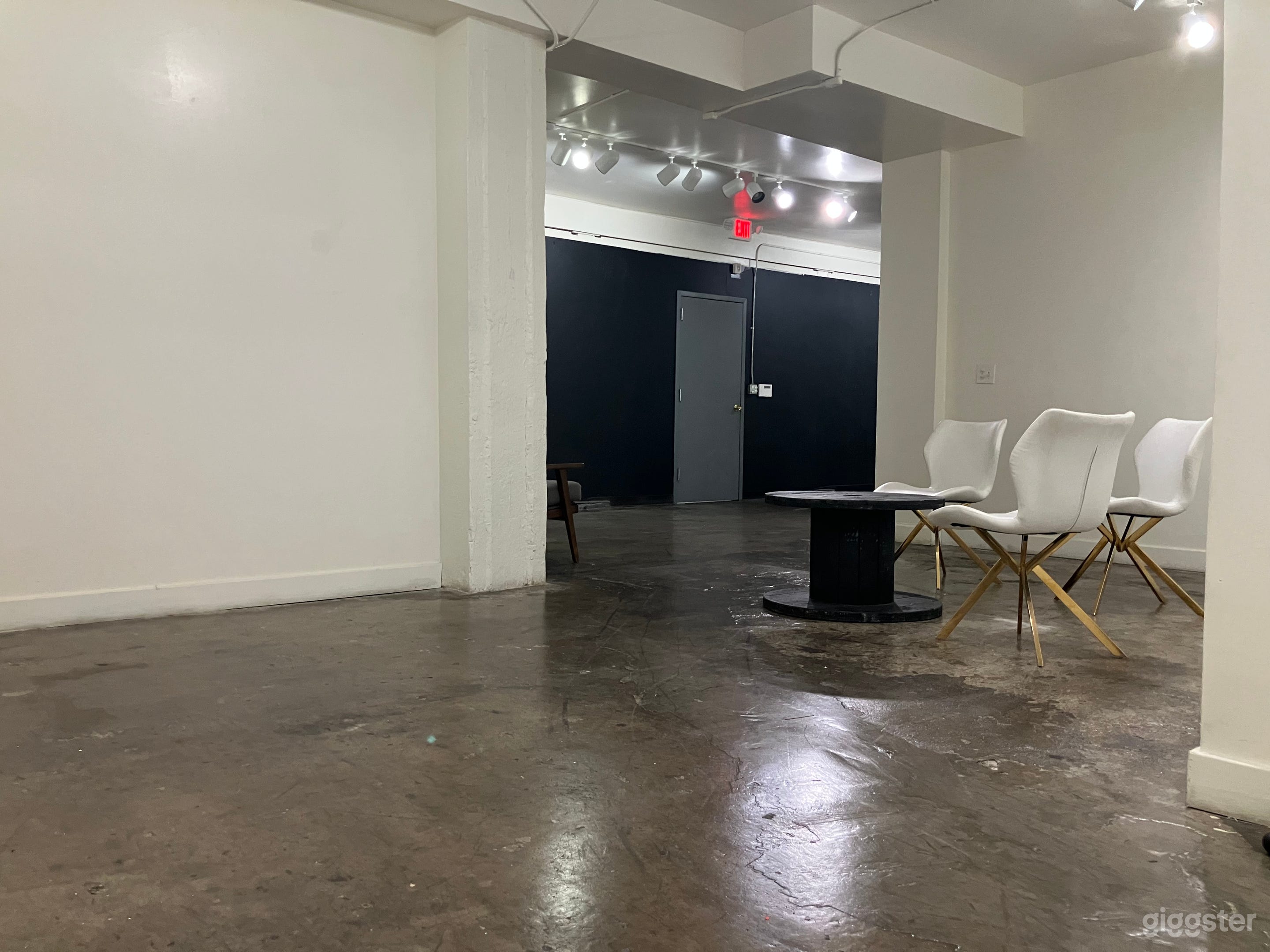 Art gallery in the dtla arts district Photo 1
