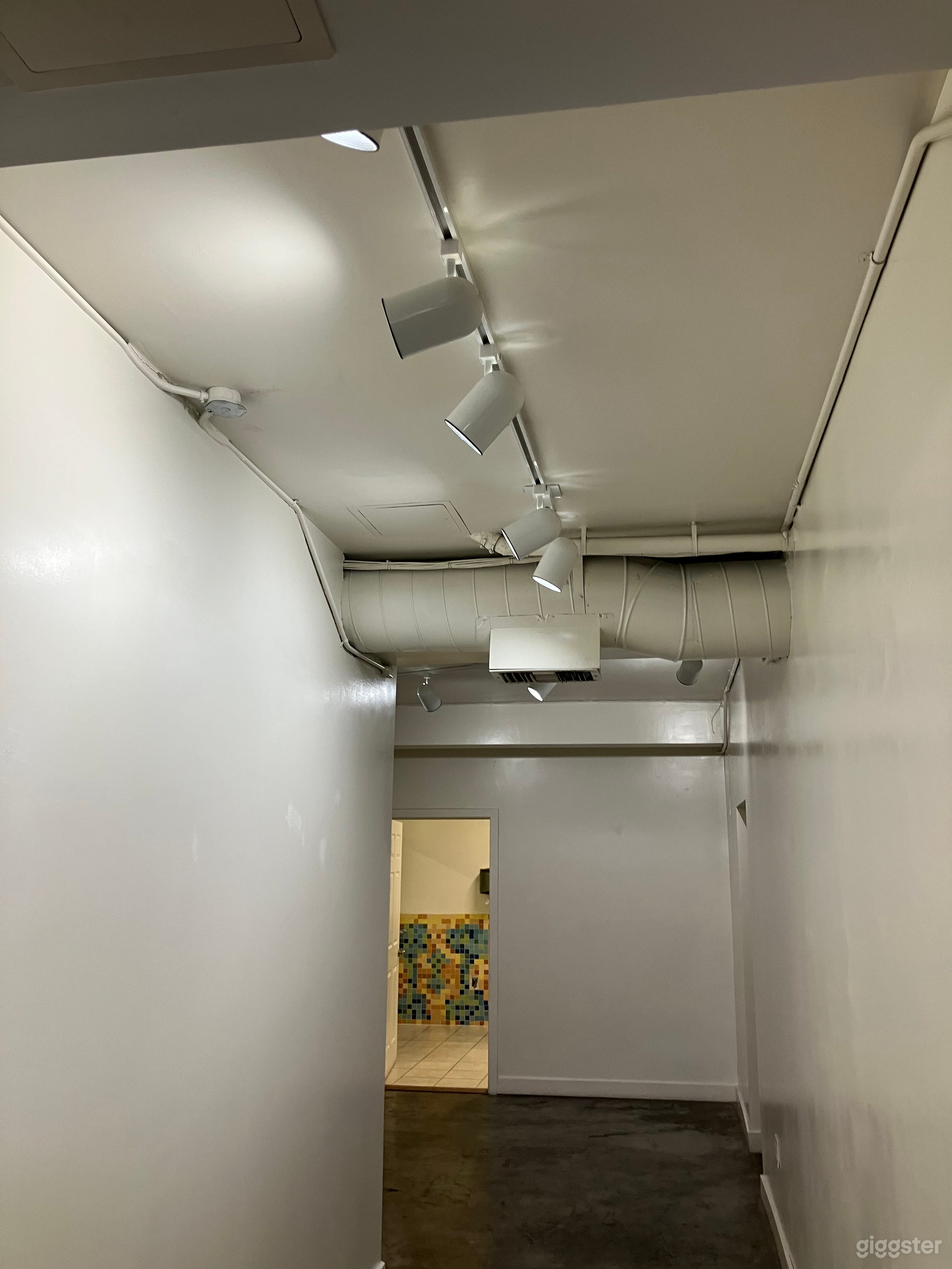 Art gallery in the dtla arts district Photo 2