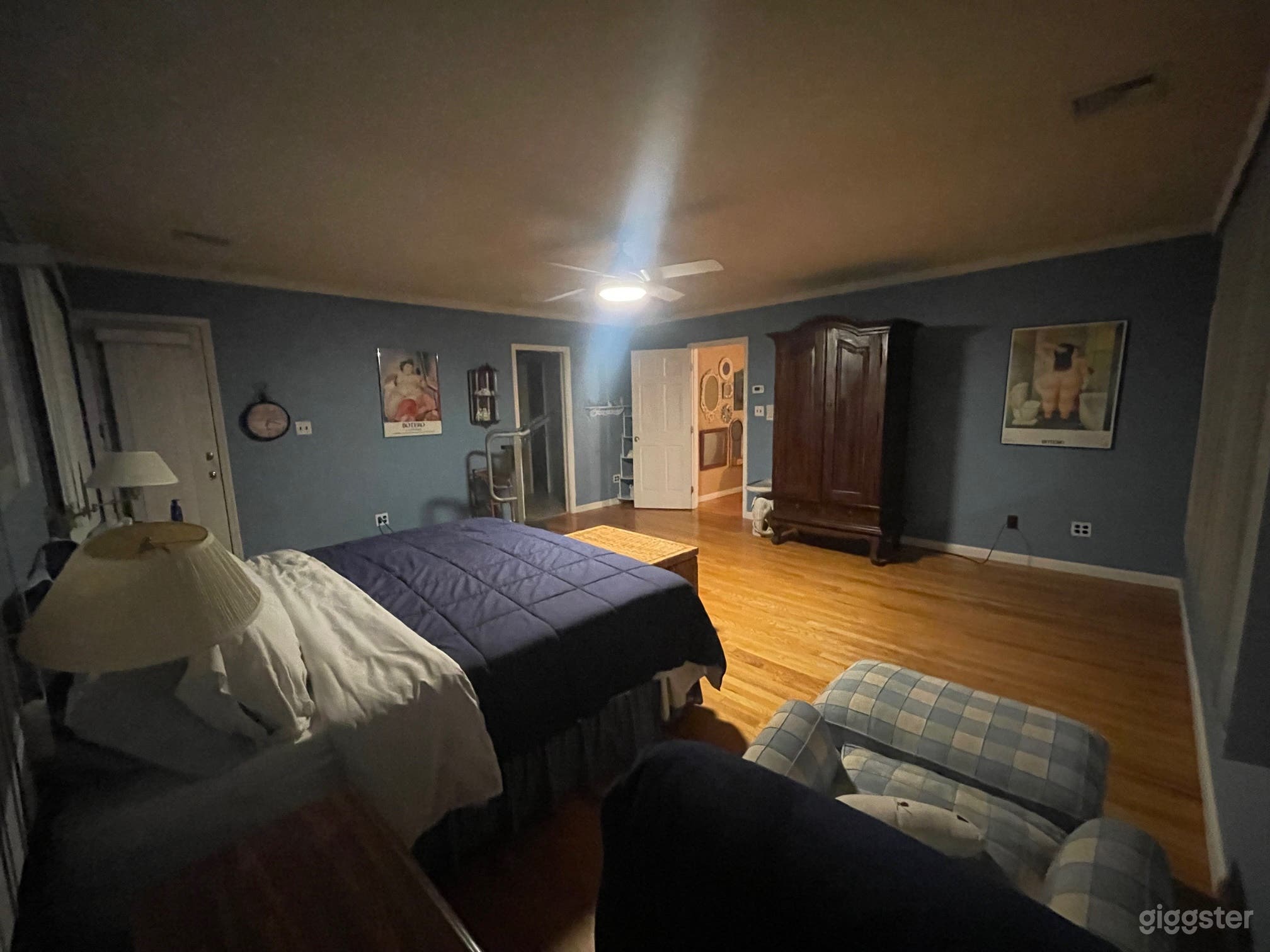 Lived-In Suburban Home Photo 4