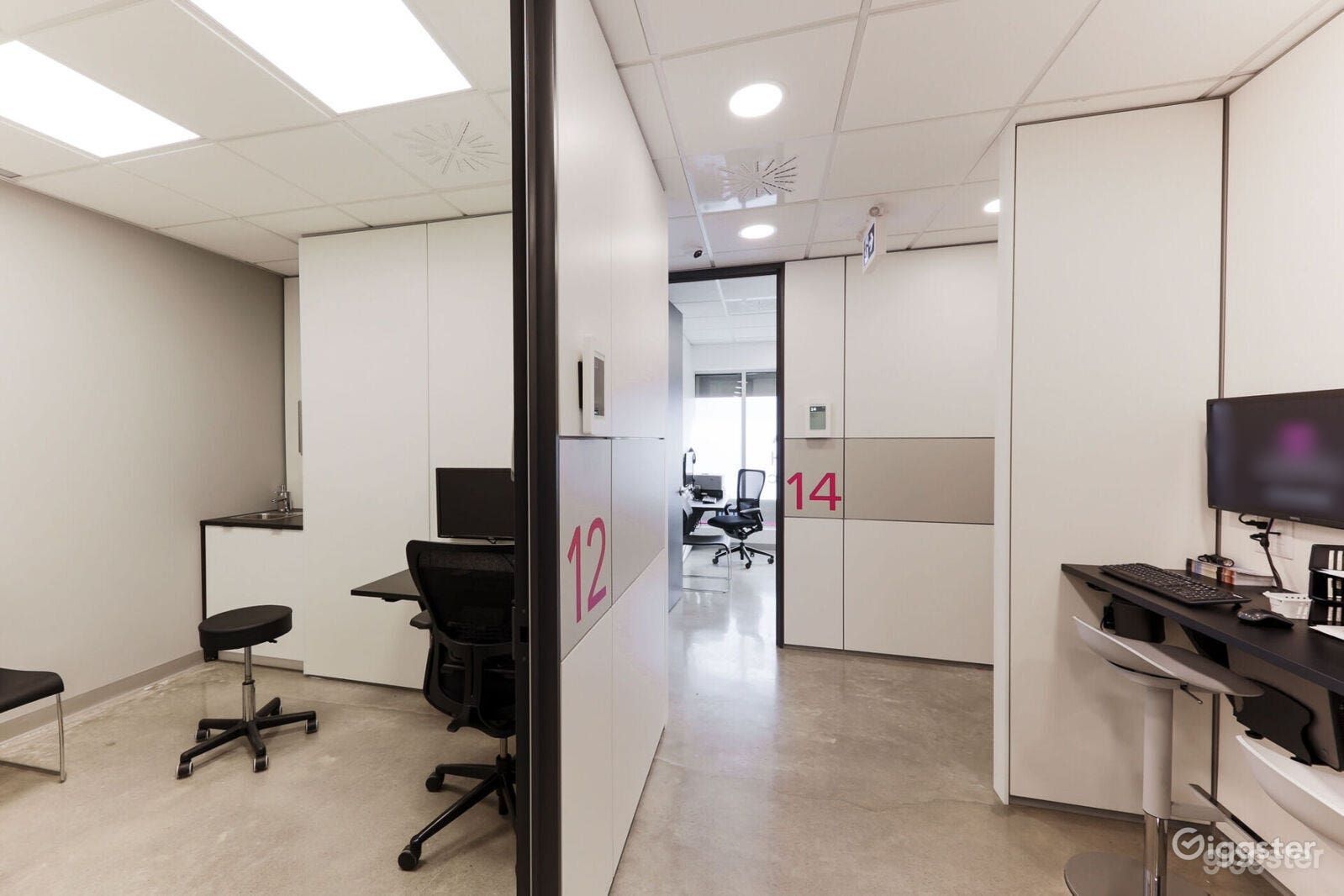 Clean and Modern Medical Space Photo 4