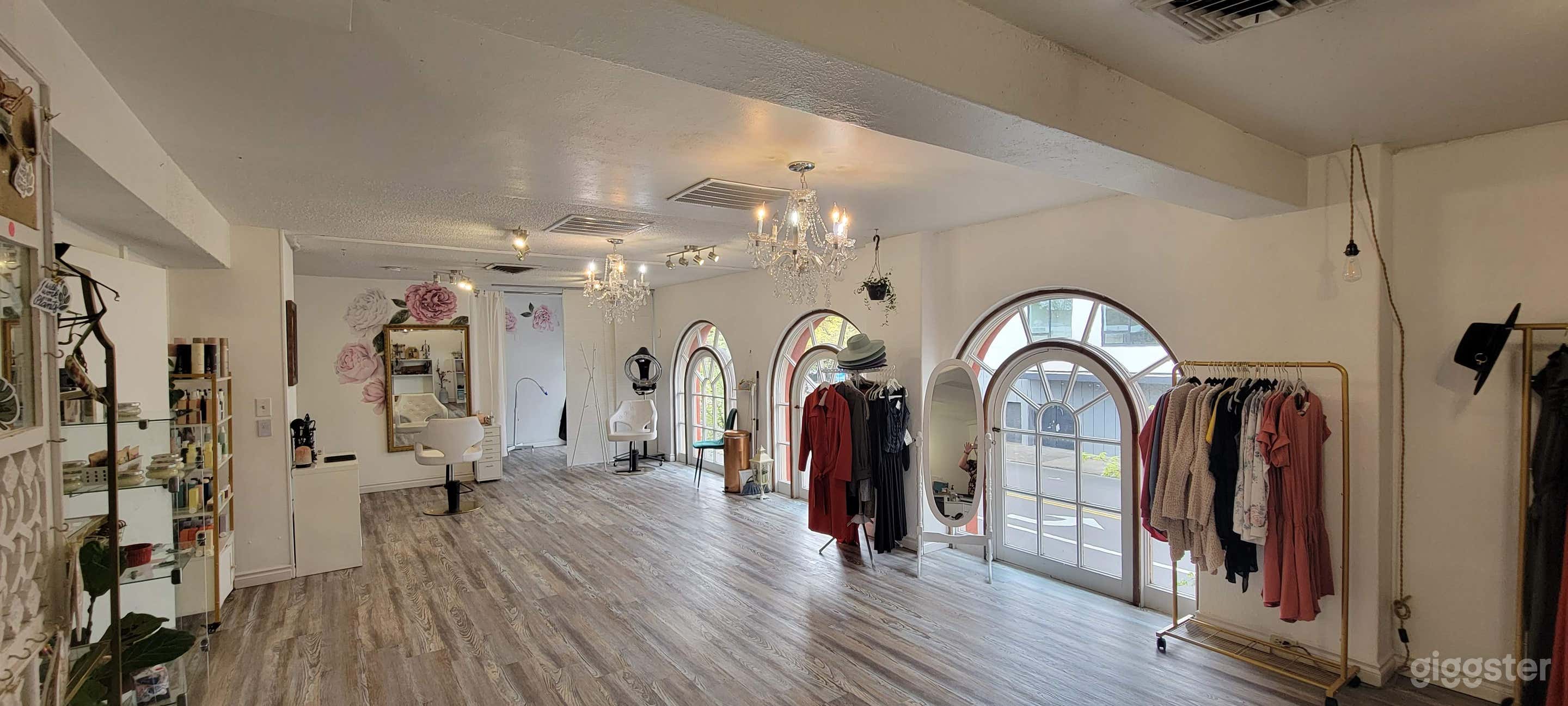 Loft Studio: Studio B
Our newly remodeled event space offers 650 square feet of versatility, comfortably accommodating up to 25 guests. Ideal for small classes, meetings, and photography sessions, features three large windows flooding the space with light.