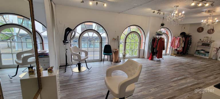  Loft Studio: Studio B
Our newly remodeled event space offers 650 square feet of versatility, comfortably accommodating up to 25 guests. Ideal for small classes, meetings, and photography sessions, features three large windows flooding the space with light. 