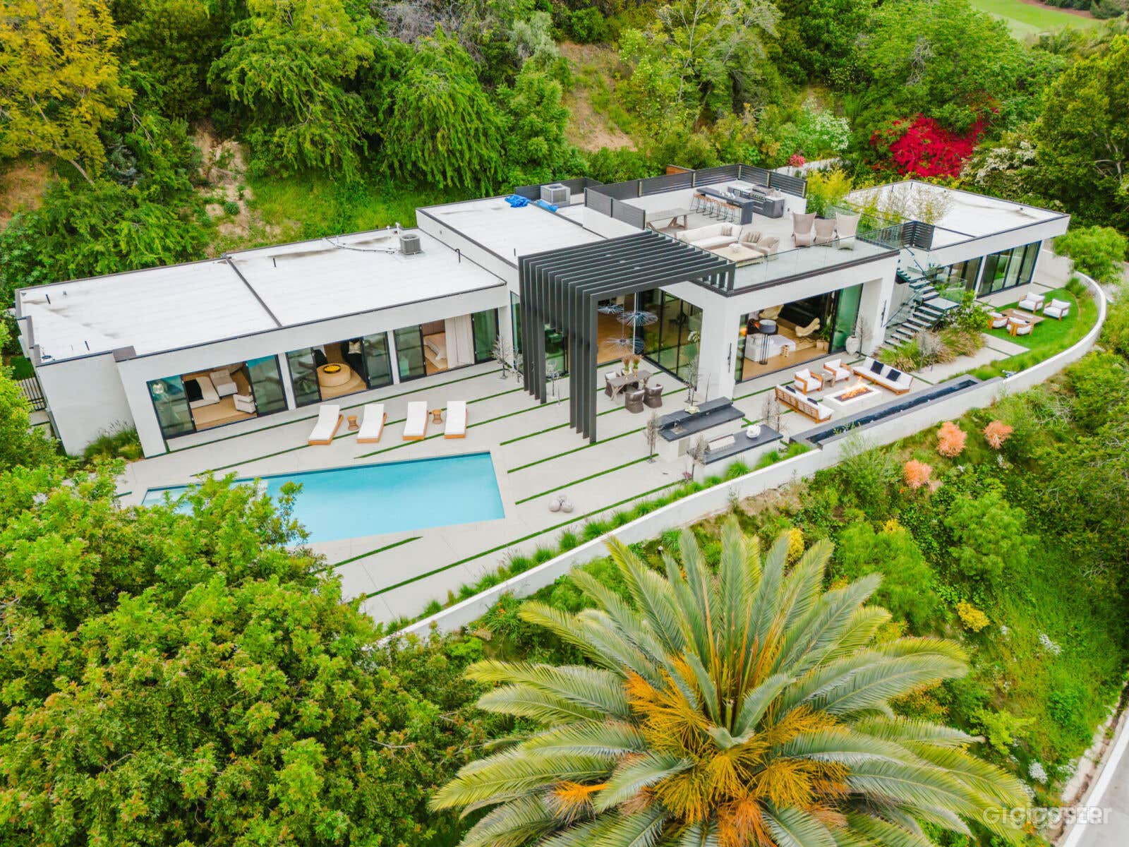  SUNSET MODERN OASIS GLAMOUR HILL/POOL Photo 1