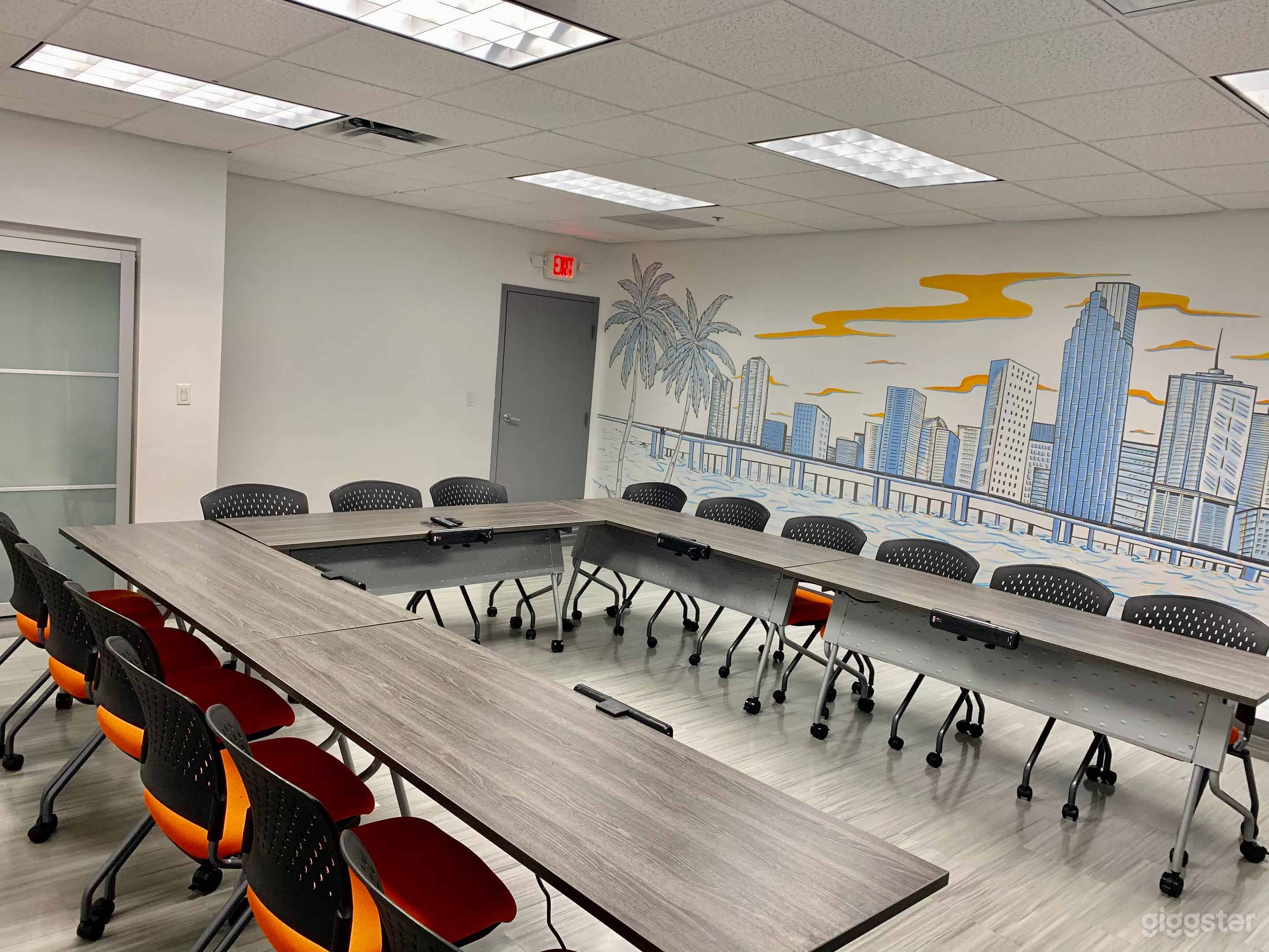 Modern Meeting / Training Room in Doral Photo 3
