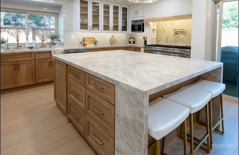  California Custom Kitchen, Open Yard, Amazing home 