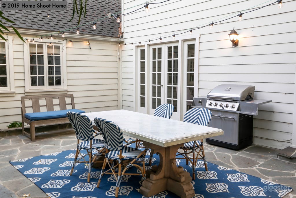 Beautiful French Chateau like home on Corner Lot  Photo 2