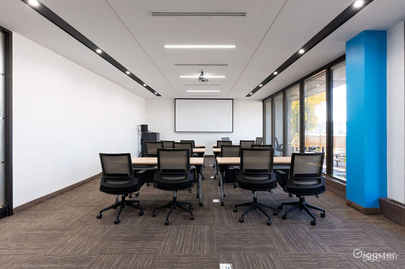 30 People Training Room 3 Photo 1