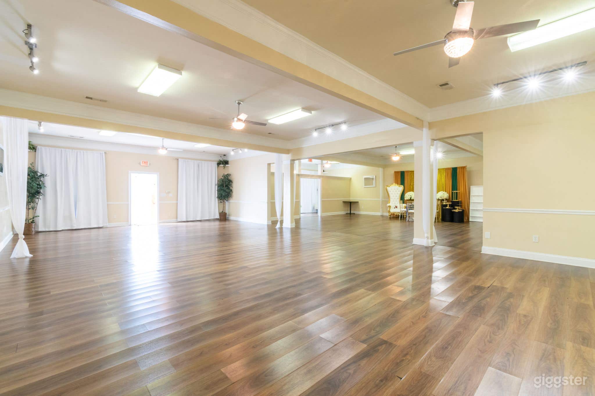 Office, Spa, Police Precinct Customizable Space Photo 3