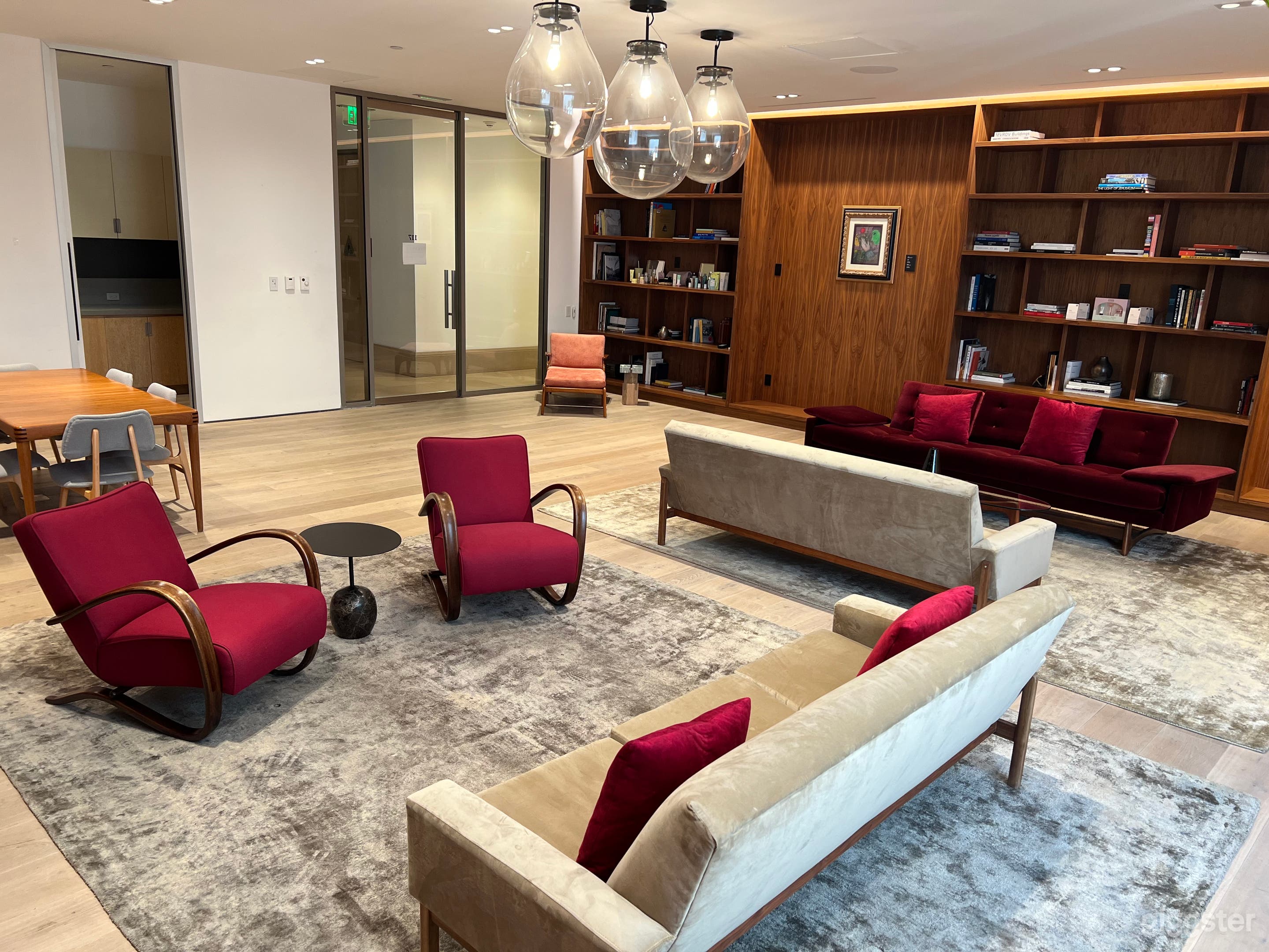 Elevated Meeting Room in Beverly Hills Photo 3