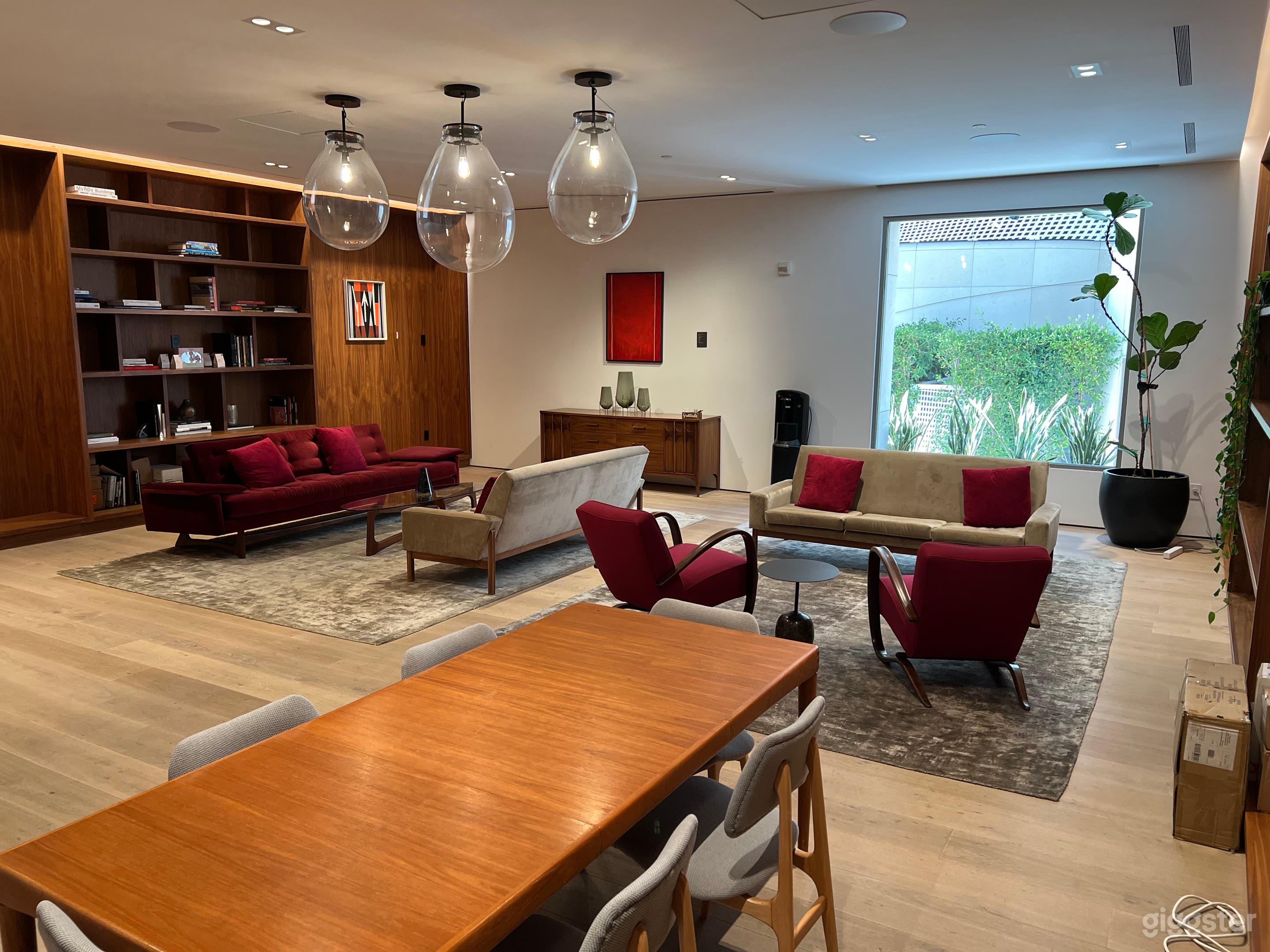 Elevated Meeting Room in Beverly Hills Photo 2