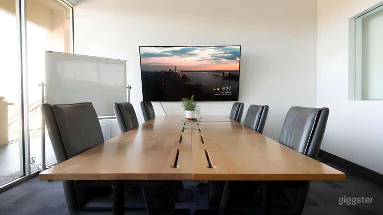  Modern & Bright Conference Room 