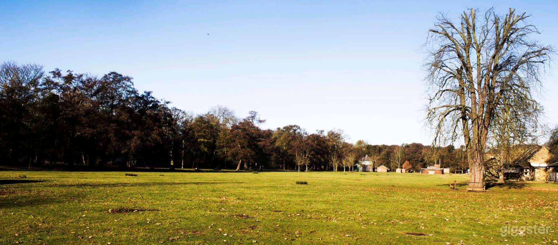 Queen Meads is a large expanse of grass flanked by a tree-lined avenue and the historic Incorporating Mills. Can accommodate large audiences. Cinema, theatre, re-enactments, demonstrations, classic vehicle shows, corporate and private functions, exhibition