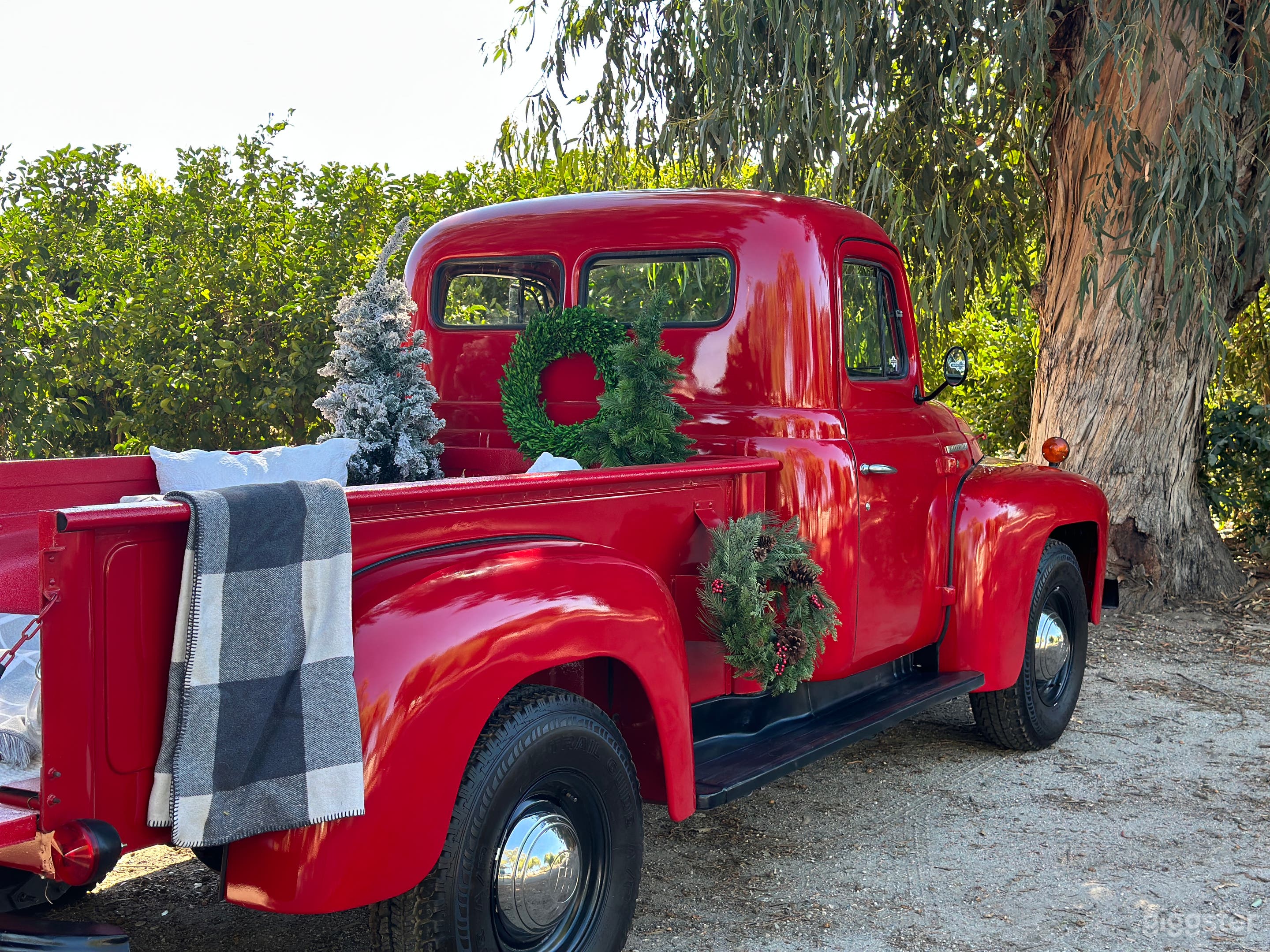 1954 International Harvester R120 Photo 1