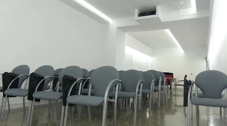  Moderner Meeting- & Bürobereich im Zentrum von Barcelona (MIETUNG) 
