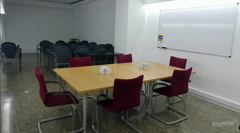  Moderner Meeting- & Bürobereich im Zentrum von Barcelona (MIETUNG) 