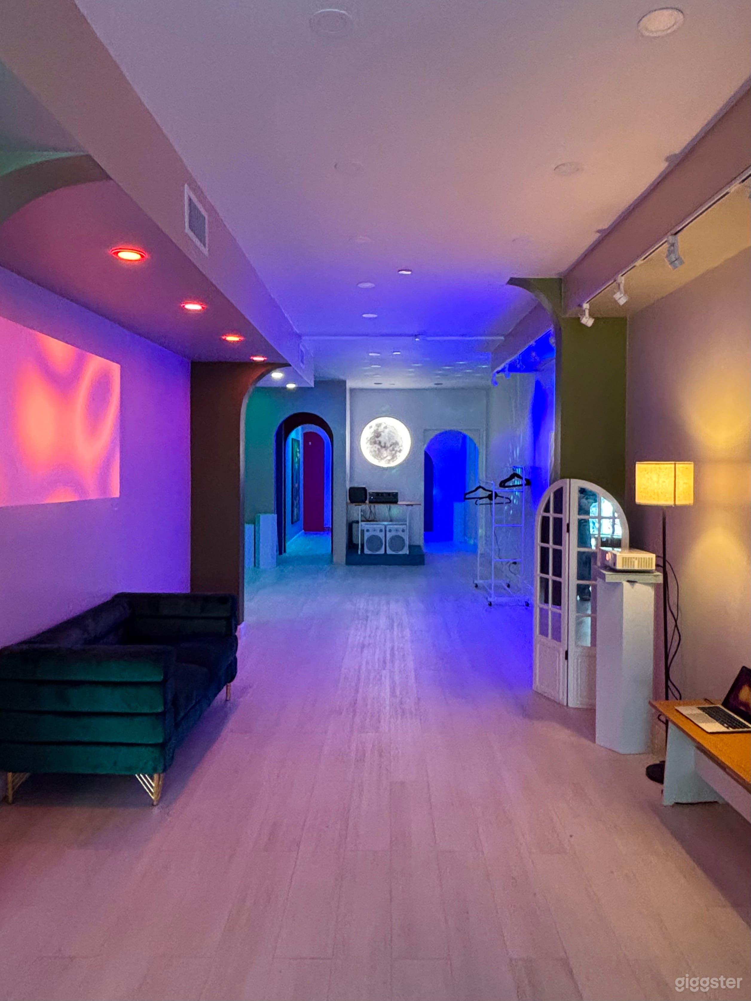 Storefront with PATIO in heart of Manhattan Photo 1
