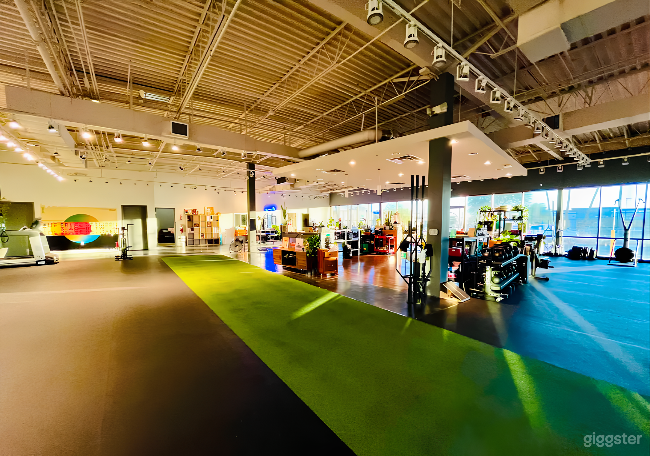 Large Arcadia Studio with Open Space and Natural Lighting Photo 1