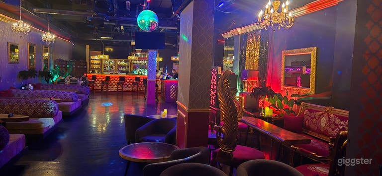  Club nocturno contemporáneo marroquí chic con barra completa 