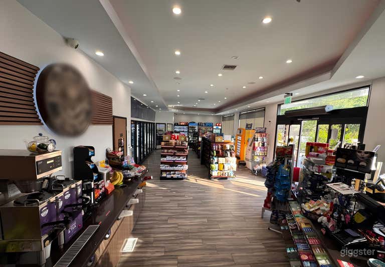  Bright and Wonderful Retail Store 