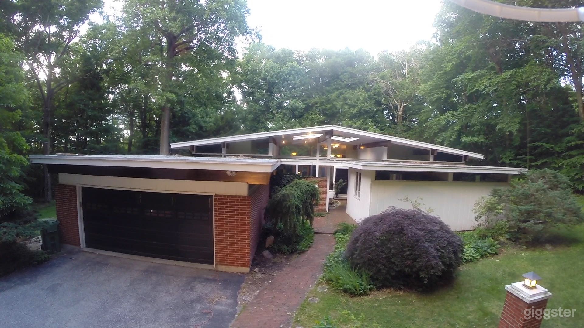 Mid-Century Modern In Connecticut only an 1 1/2 hr Photo 1