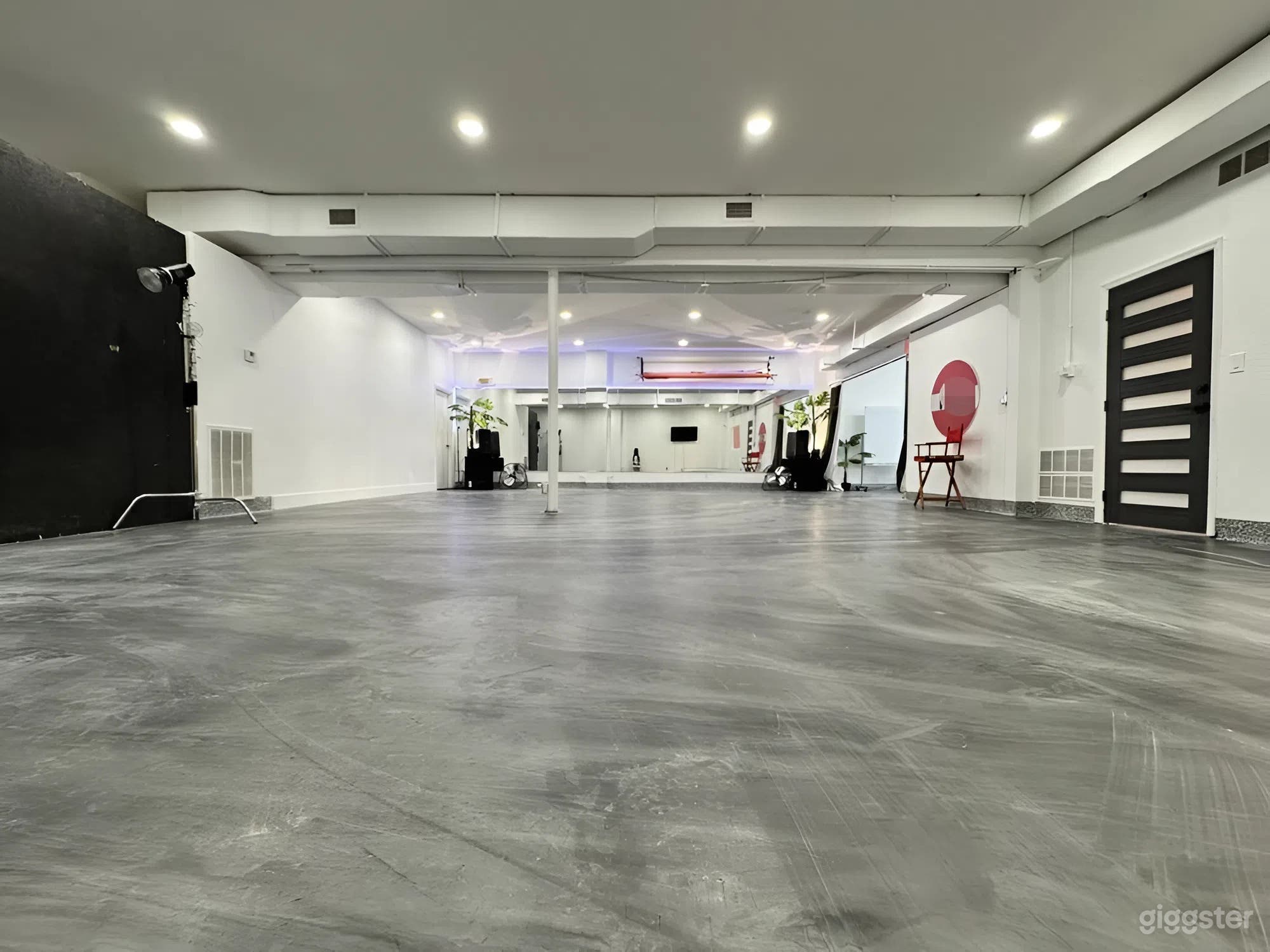 Customizable Production Studio/Event Space for Creatives Photo 4