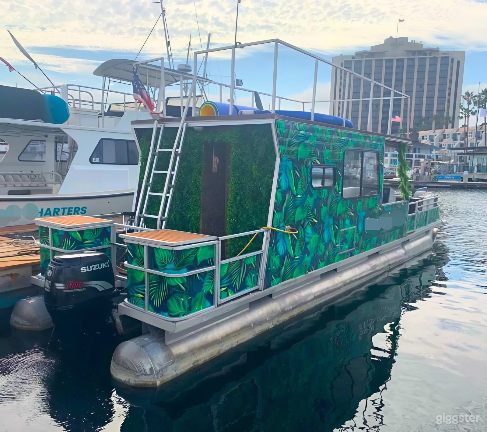 32' Pontoon - The Island Time Photo 1