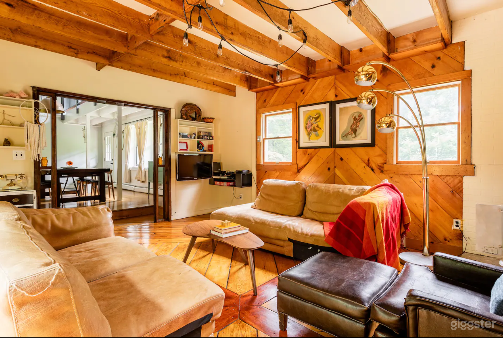 Modern meets Rustic in 2400 Sq Ft Home! Photo 4