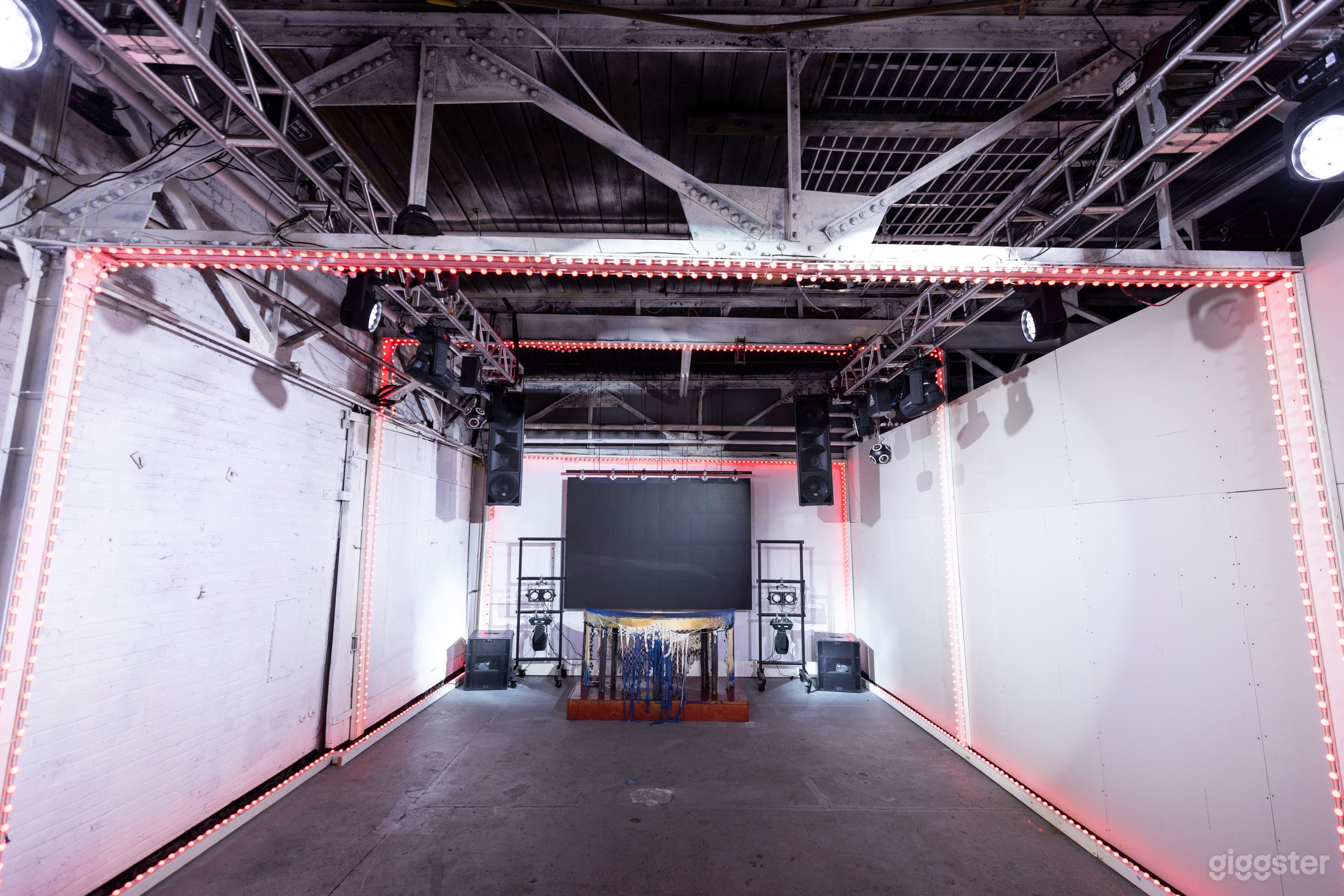 Warehouse Studio Photo 3