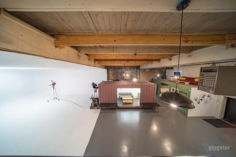  Spacious Production Studio in New Center 