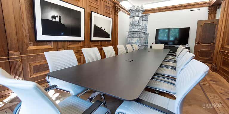  Gryffenberg Fireplace Meeting Room 